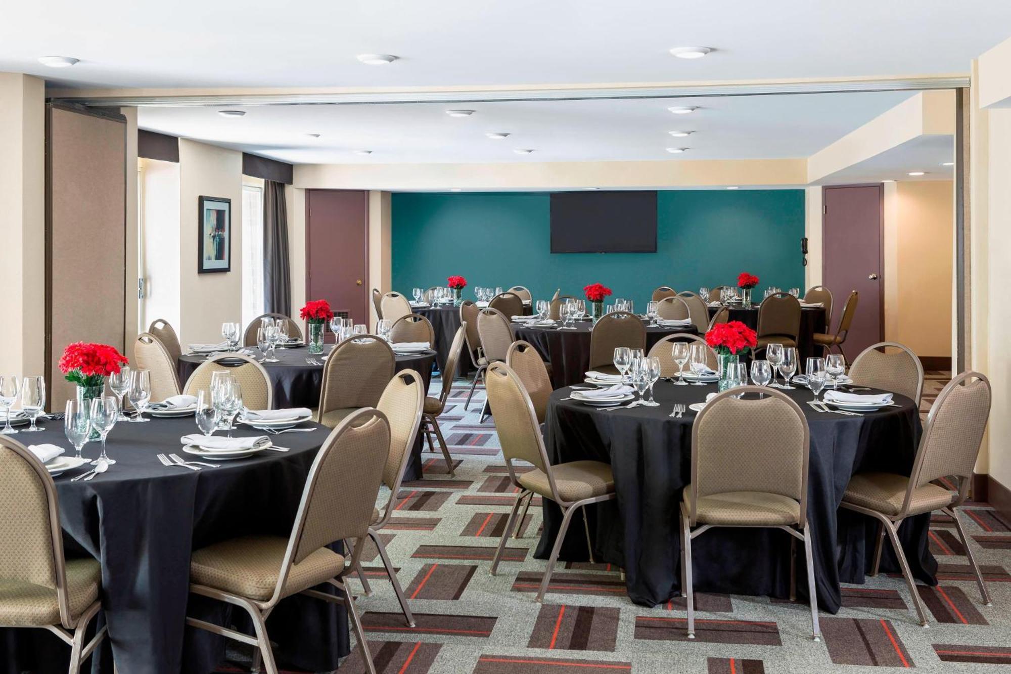 Four Points By Sheraton Buffalo Grove Bagian luar foto
