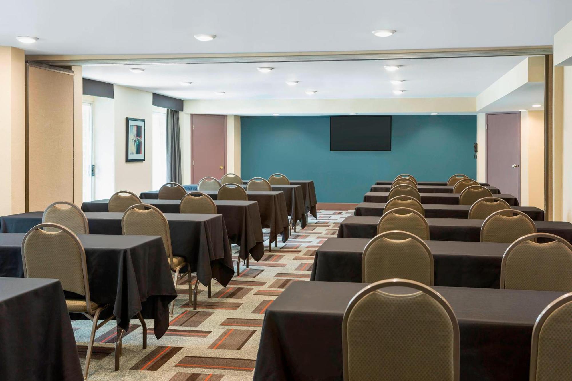Four Points By Sheraton Buffalo Grove Bagian luar foto